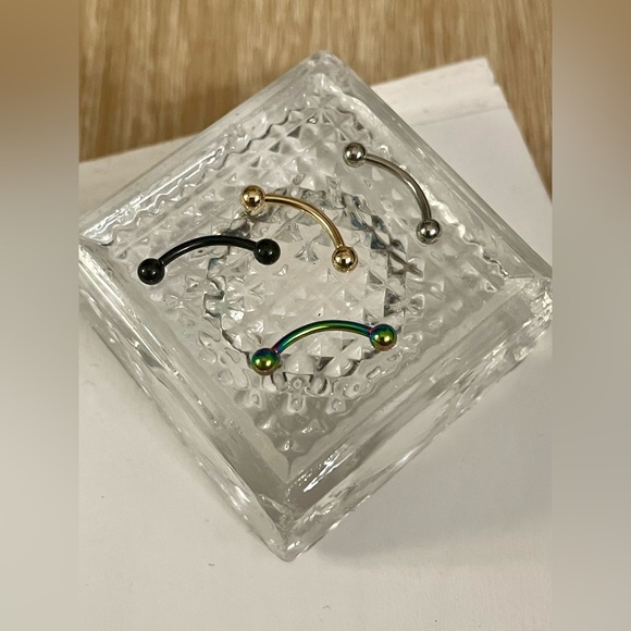 16g 4Pc Set Surgical Stainless Steel Eyebrow/Lip piercing NWT - Picture 1 of 4